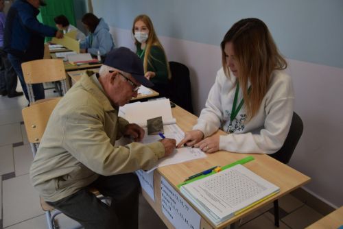 Глава Ютазинского района проголосовал одним из первых