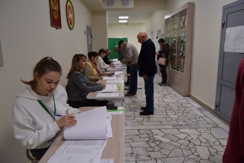 Глава Ютазинского района проголосовал одним из первых