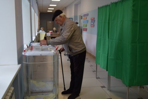 Глава Ютазинского района проголосовал одним из первых