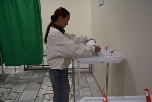 Глава Ютазинского района проголосовал одним из первых