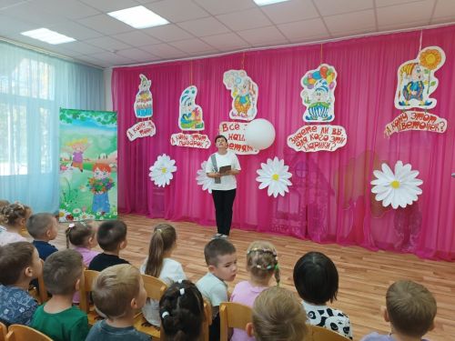 В Уруссинском детском саду №4 отметили «День Знаний с Дружком Барбоскиным»