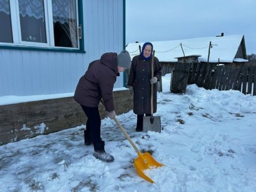 Добро согревает сердца: волонтеры в гостях у старшего поколения
