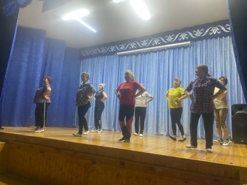 Танцуем в строю: активный отдых в Старо-Уруссинском Доме культуры