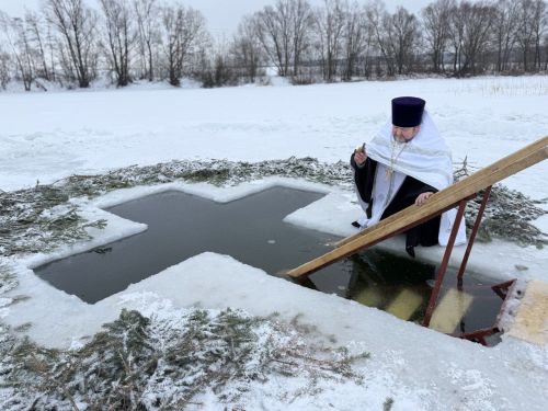 Ютазинцы окунулись в освященную воду с верой и бодростью духа