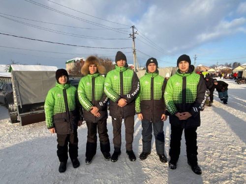 Юные гонщики со всей округи встретились на ледовой трассе в Уруссу