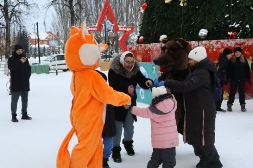 Рождественские гуляния подарили праздник всем жителям района