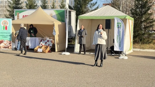 Артисты РДК подарили праздник жителям Нижнекамска