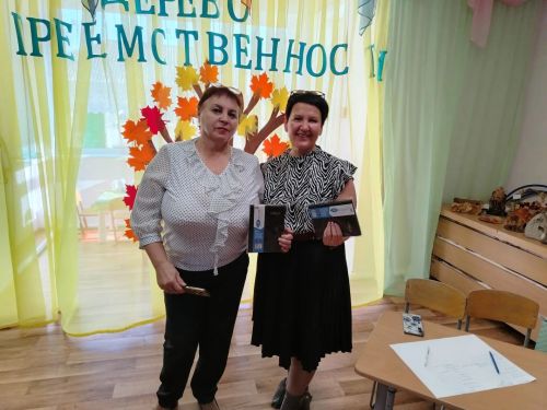 Мост поколений: от бумажных улыбок до «Дерева мудрости»