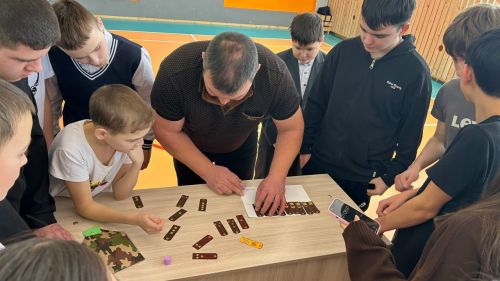 «Зарница»: школа превратилась в плацдарм