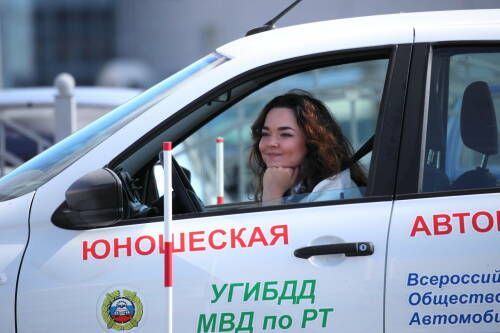 Васильев назвал обучение замене колеса в автошколах опасной тратой времени