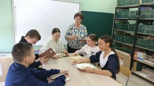 Весенняя симфония в книжных страницах