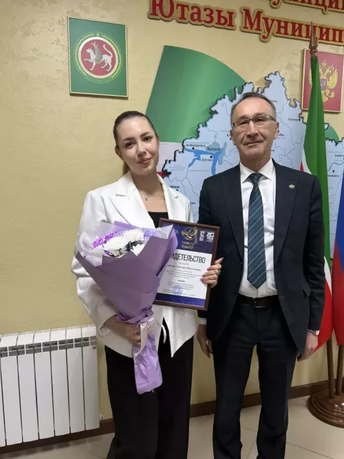 Еженедельное расширенное совещание началось с церемонии награждения