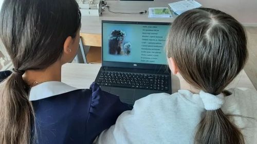 Весенняя симфония в книжных страницах