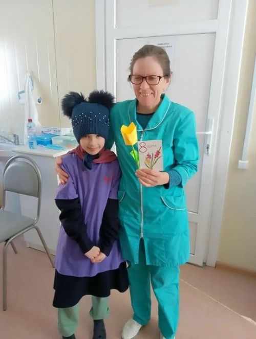 Маршрут добра: тимуровцы поздравили хранительниц добра