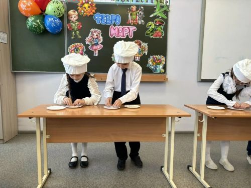 «Февромарт» в Уруссинской школе: день комплиментов и веселых стартов