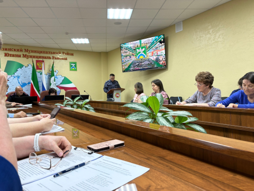 Антитеррористическая комиссия обсудила безопасность образовательных учреждений