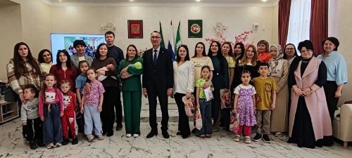 Йөкле хатын-кызлар көнендә — аналарга мәхәббәт белән
