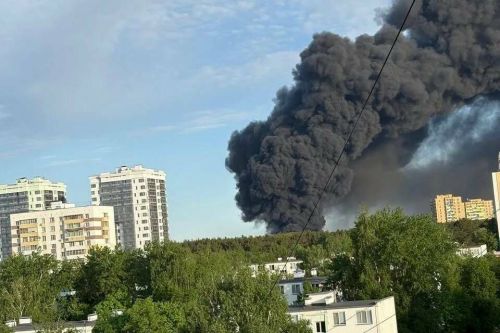 Крупный пожар на складе в Челнах