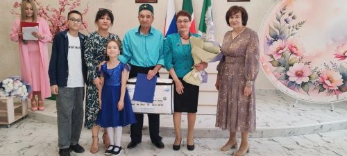 Эстафета семейного счастья: от золотых юбиляров к многодетным династиям