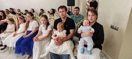 Эстафета семейного счастья: от золотых юбиляров к многодетным династиям