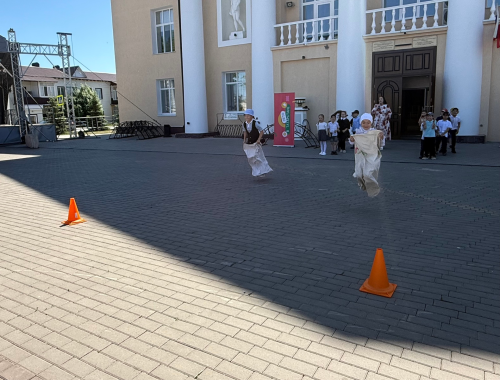 Путешествие в историю письменности: школьники отметили День славянской письменности в Уруссу
