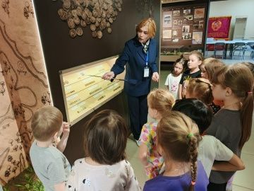 Дошколята открывают историю в музее