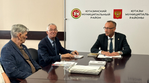 Встреча поколений: в Ютазинском районе представили новый литературный сборник