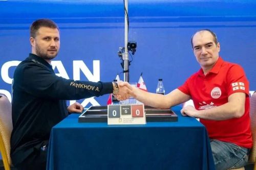 Айрат Фатыхов из Татарстана стал первым в истории чемпионом мира по длинным нардам-блиц