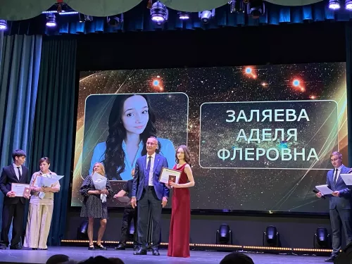 Выпускникам школ вручили аттестаты зрелости
