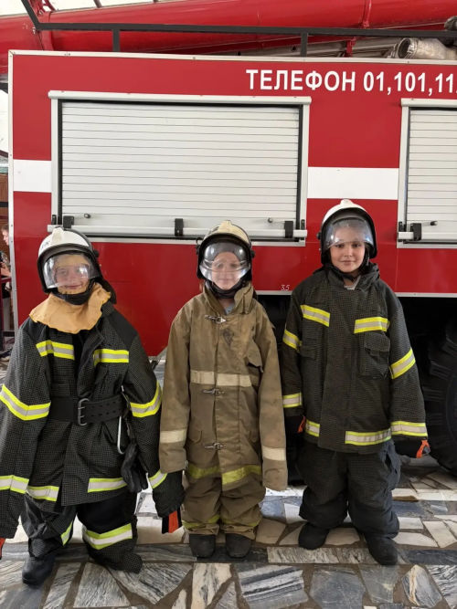 Юные спасатели на час: школьники из Уруссинской школы № 3 побывали в пожарной части