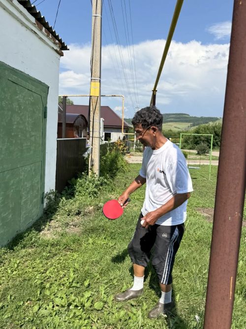 Старость его дома не застанет