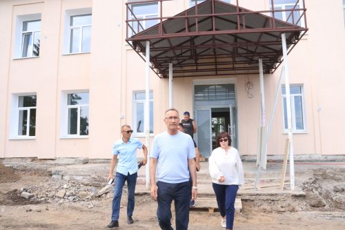 Рабочий объезд социальных объектов