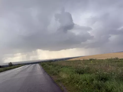 Татарстан 15 июльдә һава торышының кискен үзгәрүенә әзерләнә - синоптиклар шул хакта кисәтә