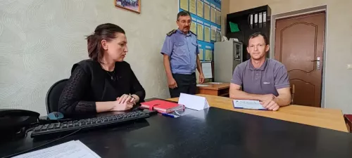 Рабочий визит представителя Гостехнадзора: вопросы эксплуатации самоходной техники обсудили в районе
