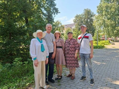 В парке «Семейный» зажгли свечи в память об ангелах Донбасса