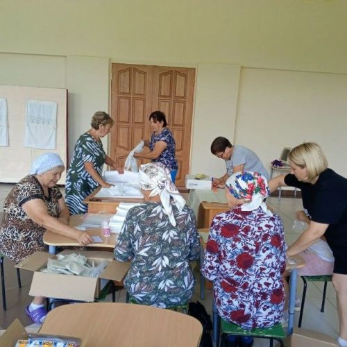 Тыл помогает фронту: в Каракашлинском СДК прошла масштабная упаковка «Армейского душа»