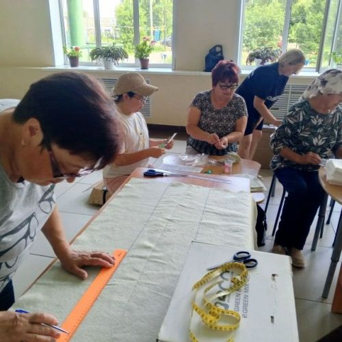 Тыл помогает фронту: в Каракашлинском СДК прошла масштабная упаковка «Армейского душа»