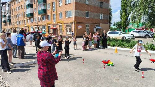 Веселый детский Сабантуй во дворе