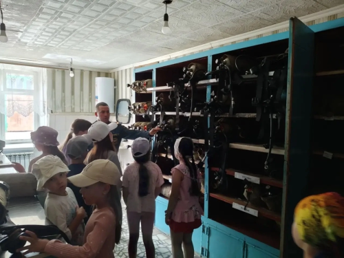 Экскурсия в пожарную часть: день открытых дверей для лагеря «Атлант»