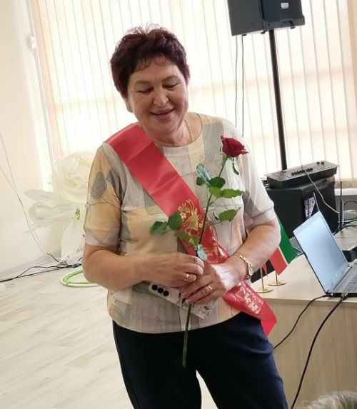 Полвека спустя: как выпускники 1976 года вновь встретились в родной школе