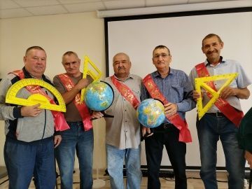 Полвека спустя: как выпускники 1976 года вновь встретились в родной школе