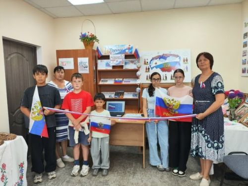 Под флагом единой страны: познавательный час в Яссы-Тугай