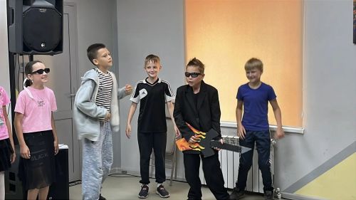 Улыбка с грустными глазами. Вторая смена дворового лагеря завершилась, уступив место третьей