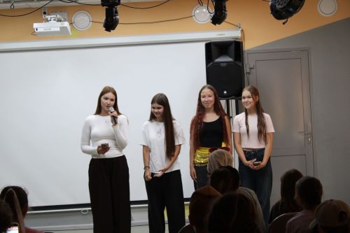Улыбка с грустными глазами. Вторая смена дворового лагеря завершилась, уступив место третьей