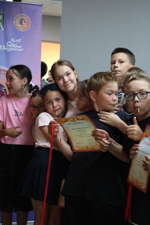 Улыбка с грустными глазами. Вторая смена дворового лагеря завершилась, уступив место третьей