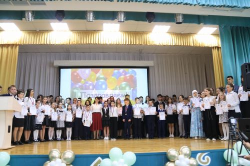 Ютазинцы аплодировали созвездию талантливых учащихся