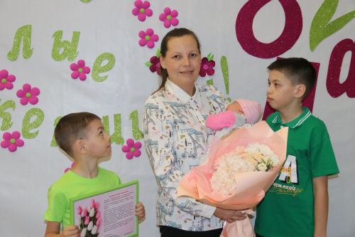 В РДК прошел большой праздничный концерт, посвященный Международному женскому дню 8 Марта
