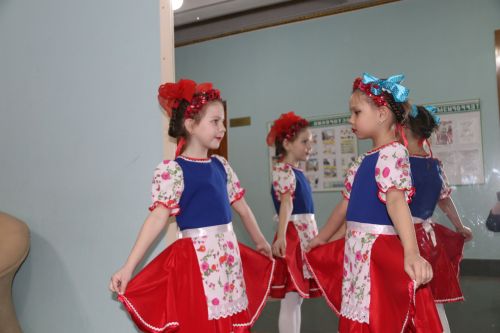 В РДК прошел большой праздничный концерт, посвященный Международному женскому дню 8 Марта