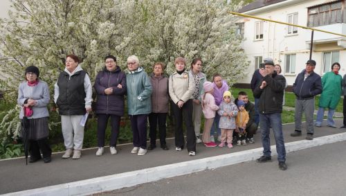🎤✨ Незабываемый вечер под открытым небом: акция «Поём двором» очаровала Уруссу! ✨🎶
