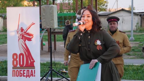 🎤✨ Незабываемый вечер под открытым небом: акция «Поём двором» очаровала Уруссу! ✨🎶